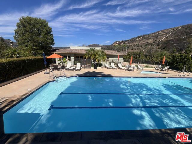 17290 Avenida De La Herradura, Pacific Palisades (los Angeles), CA 90272