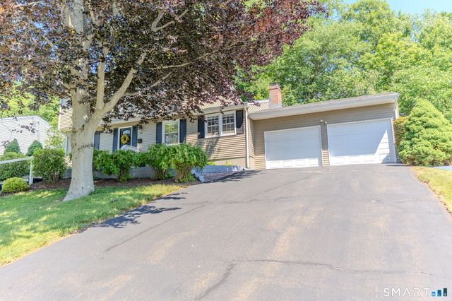 32 Stillwood Road, Wallingford, CT 06492