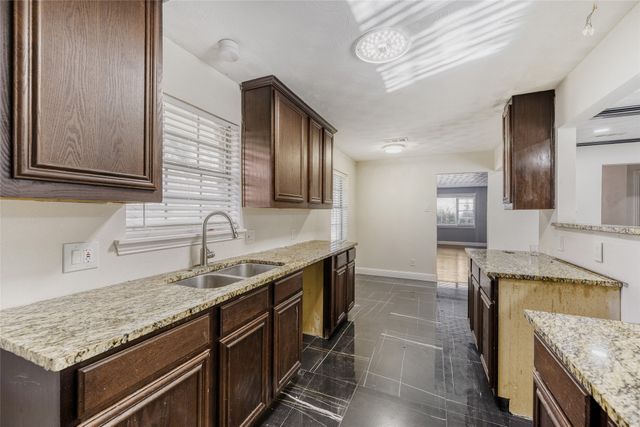 2375 Saint Francis Avenue, Dallas, TX 75228