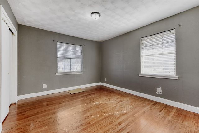 2375 Saint Francis Avenue, Dallas, TX 75228