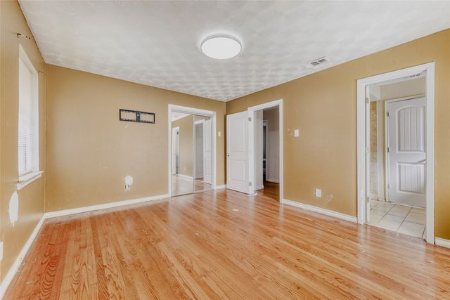 2375 Saint Francis Avenue, Dallas, TX 75228