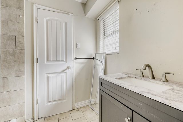 2375 Saint Francis Avenue, Dallas, TX 75228