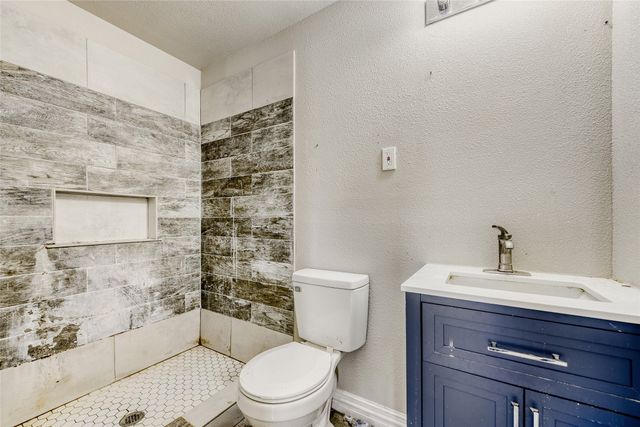 2375 Saint Francis Avenue, Dallas, TX 75228