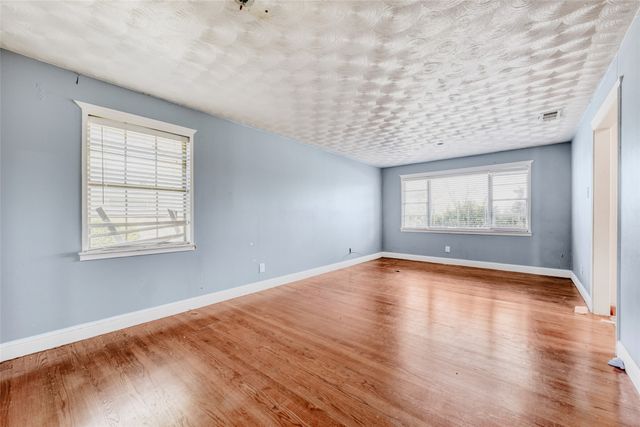 2375 Saint Francis Avenue, Dallas, TX 75228