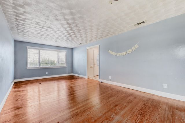 2375 Saint Francis Avenue, Dallas, TX 75228