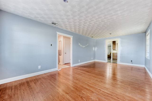 2375 Saint Francis Avenue, Dallas, TX 75228