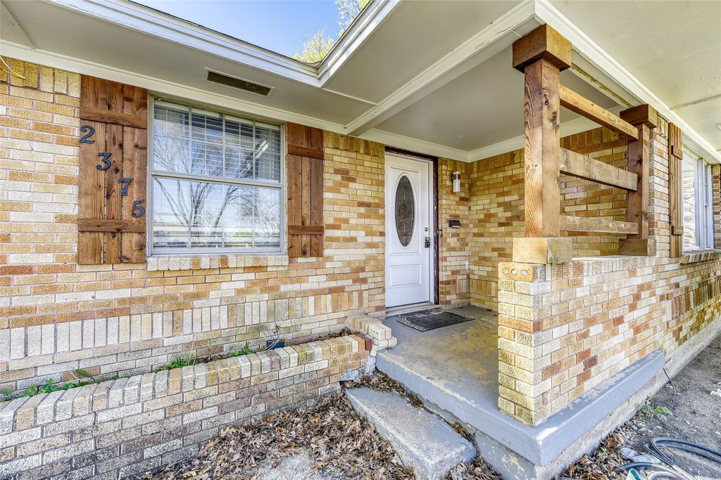 2375 Saint Francis Avenue, Dallas, TX 75228