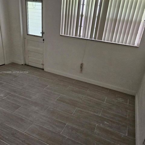 230 SW 11th Ave 14, Hallandale Beach, FL 33009