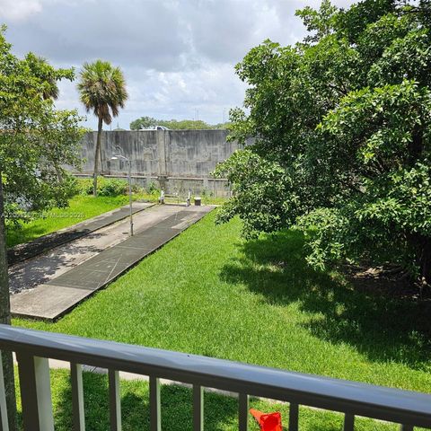 230 SW 11th Ave 14, Hallandale Beach, FL 33009