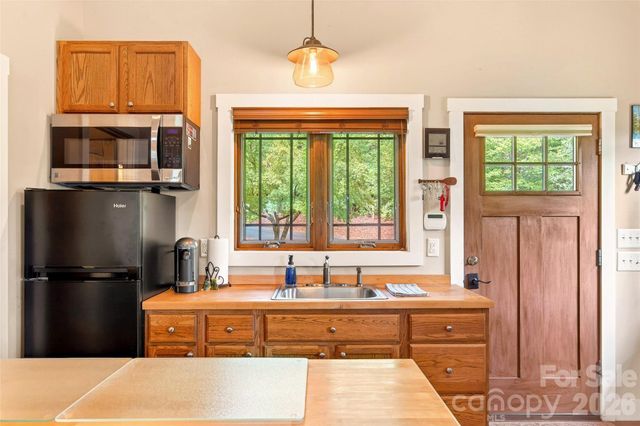 159 Osprey Roost Drive, Nebo, NC 28761