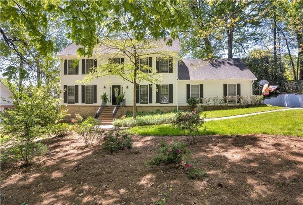 4702 Sequoia SW Drive, Lilburn, GA 30047