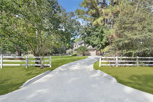 12134 Rainy Oaks Drive, Magnolia, TX 77354