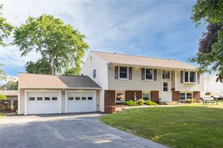 116 Churchill Drive North, Greece, NY 14616