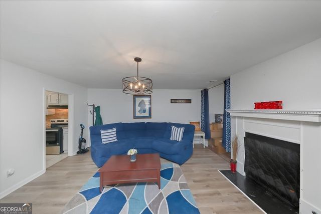 8053 WOODLAKE DR., Riverdale, GA 30274