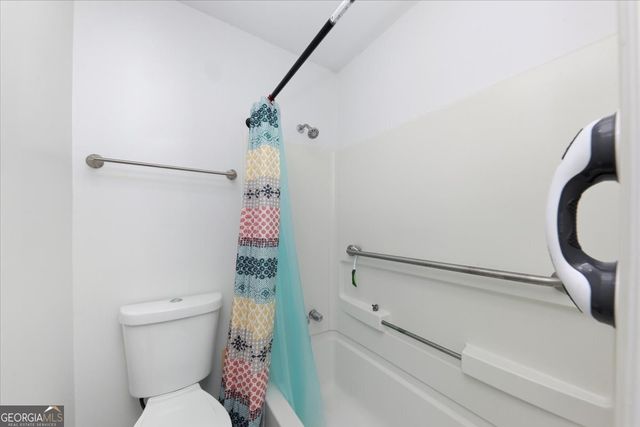 8053 WOODLAKE DR., Riverdale, GA 30274