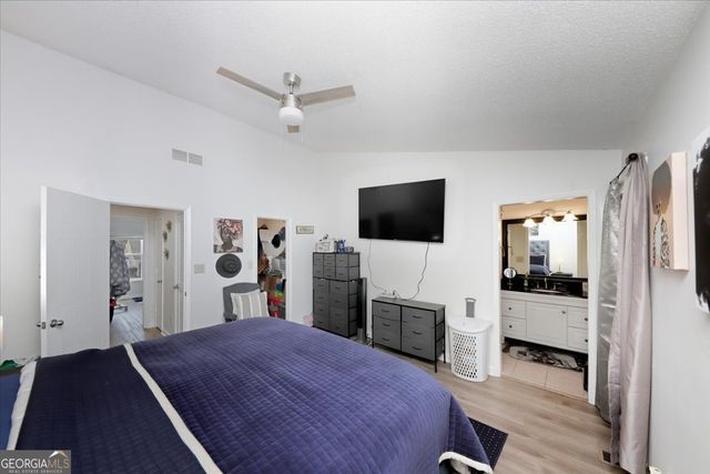 8053 WOODLAKE DR., Riverdale, GA 30274