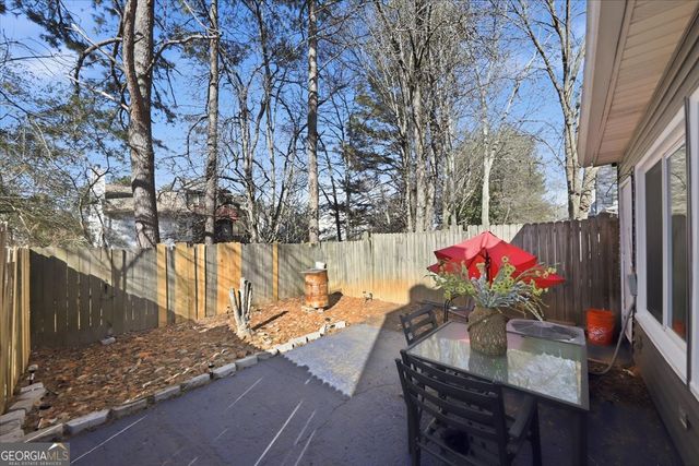 8053 WOODLAKE DR., Riverdale, GA 30274