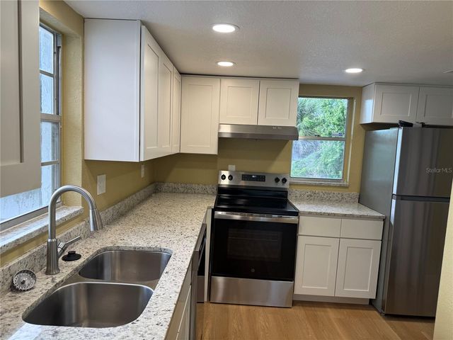 6062 AMBERLY AVENUE F53, Orlando, FL 32822