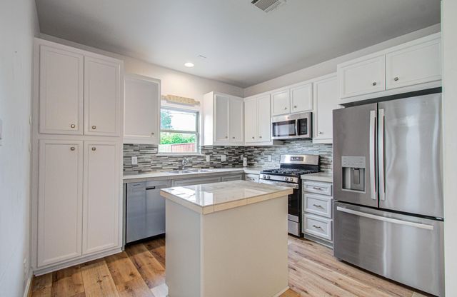 624 E 39th Street, Houston, TX 77022
