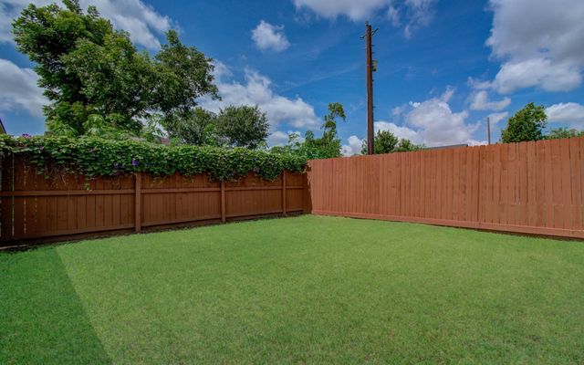 624 E 39th Street, Houston, TX 77022