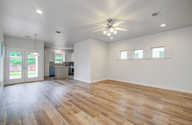 624 E 39th Street, Houston, TX 77022