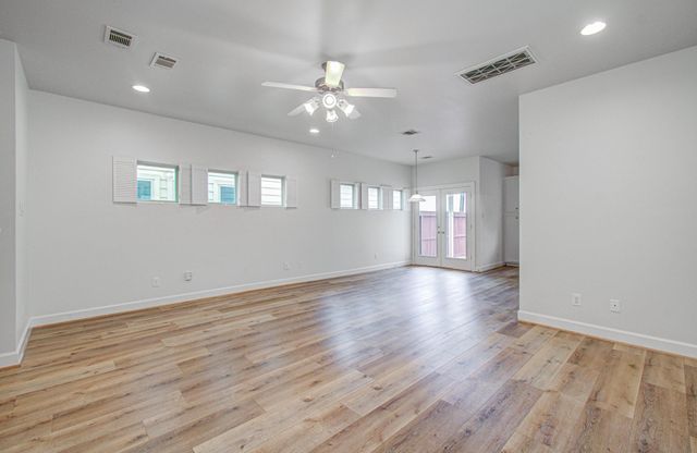 624 E 39th Street, Houston, TX 77022