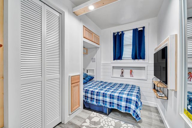 724 Briarwood Drive, Dyer, IN 46311