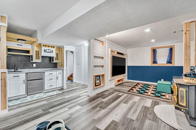 724 Briarwood Drive, Dyer, IN 46311