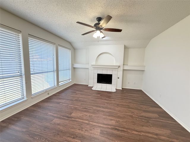 6224 St Leonard Drive, Arlington, TX 76001