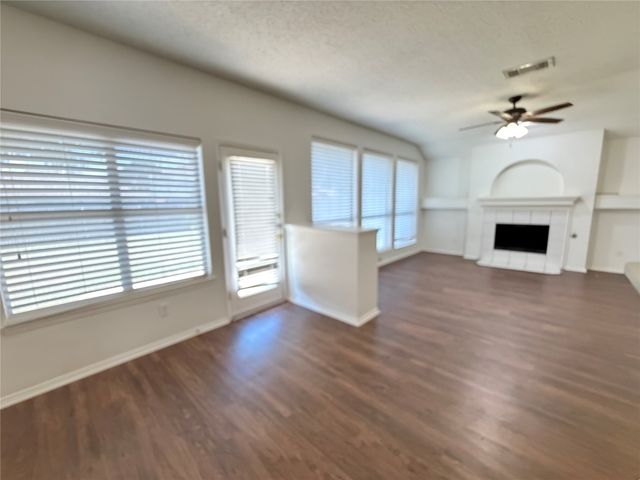 6224 St Leonard Drive, Arlington, TX 76001