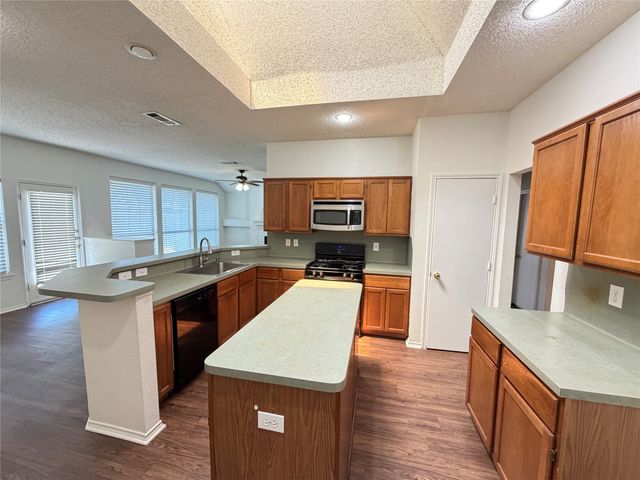 6224 St Leonard Drive, Arlington, TX 76001