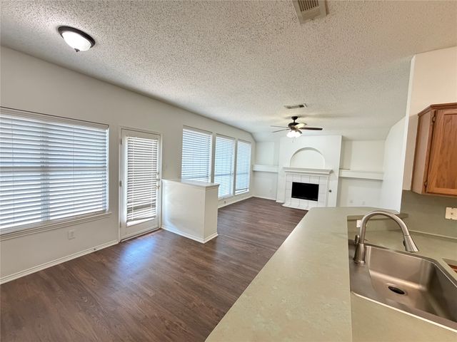 6224 St Leonard Drive, Arlington, TX 76001