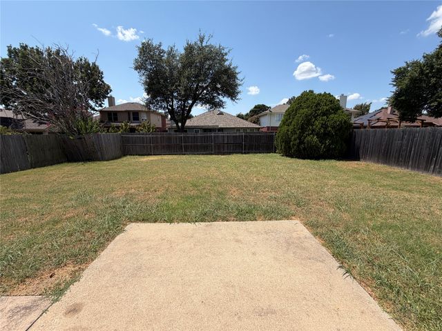 6224 St Leonard Drive, Arlington, TX 76001