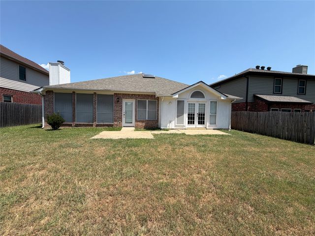6224 St Leonard Drive, Arlington, TX 76001