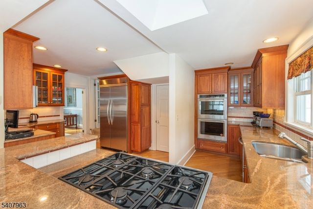 63 Crane Rd, Mountain Lakes Boro, NJ 07046