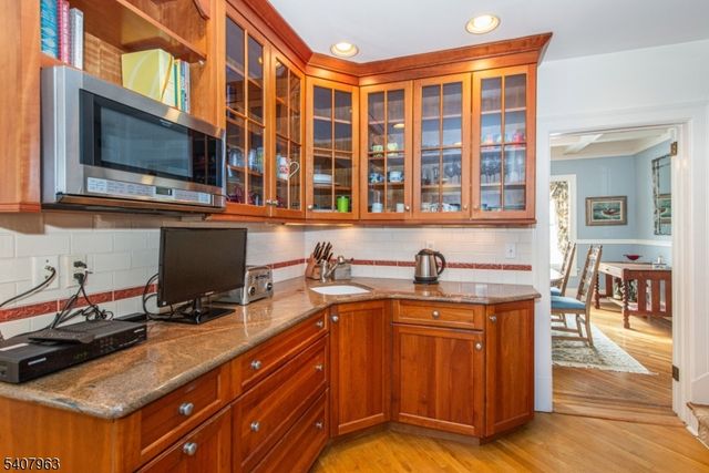 63 Crane Rd, Mountain Lakes Boro, NJ 07046