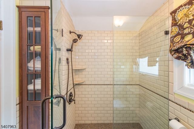 63 Crane Rd, Mountain Lakes Boro, NJ 07046