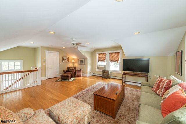 63 Crane Rd, Mountain Lakes Boro, NJ 07046