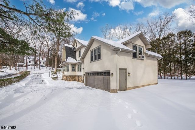 63 Crane Rd, Mountain Lakes Boro, NJ 07046