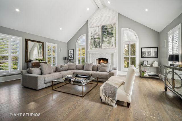 5521 Churchill Lane, Libertyville, IL 60048