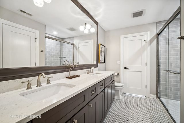 5521 Churchill Lane, Libertyville, IL 60048