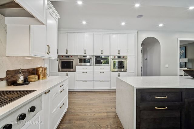 5521 Churchill Lane, Libertyville, IL 60048