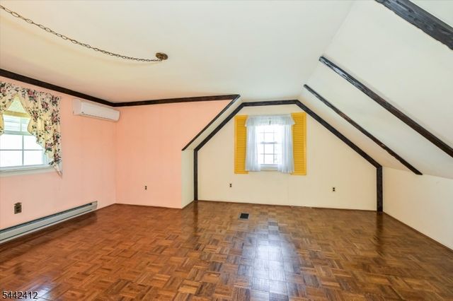 43 Urma Pl, Saddle Brook Twp., NJ 07663