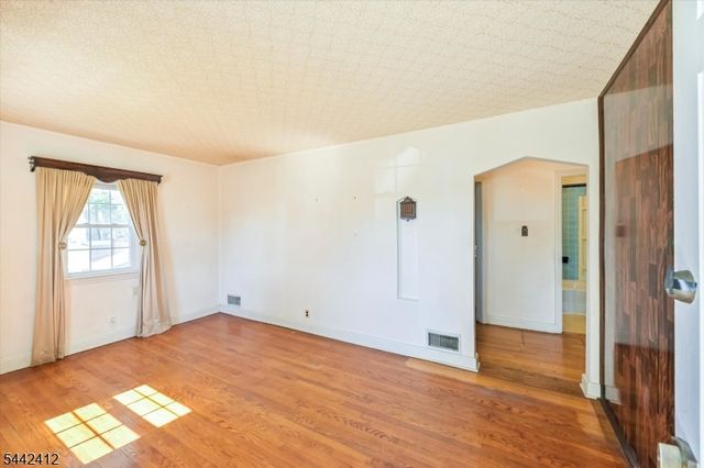 43 Urma Pl, Saddle Brook Twp., NJ 07663