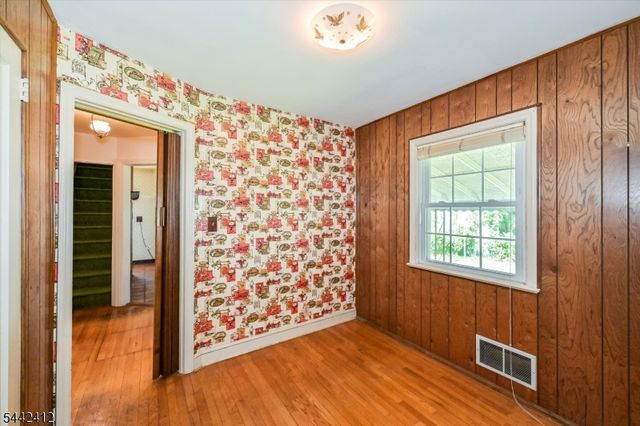 43 Urma Pl, Saddle Brook Twp., NJ 07663