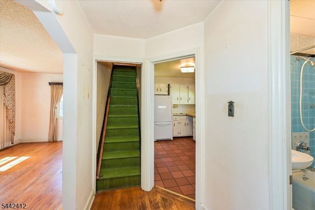 43 Urma Pl, Saddle Brook Twp., NJ 07663