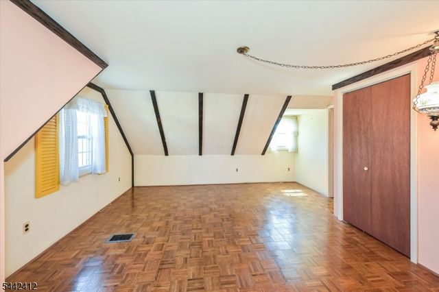43 Urma Pl, Saddle Brook Twp., NJ 07663