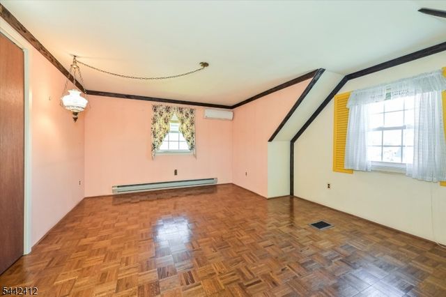 43 Urma Pl, Saddle Brook Twp., NJ 07663