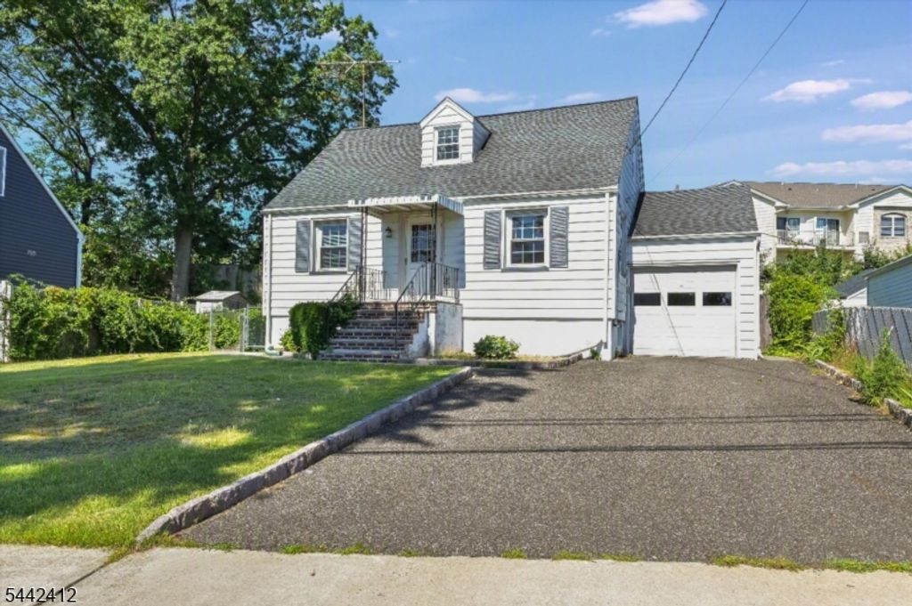 43 Urma Pl, Saddle Brook Twp., NJ 07663