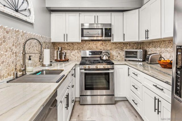 7512 Viejo Castilla Way 17, Carlsbad, CA 92009